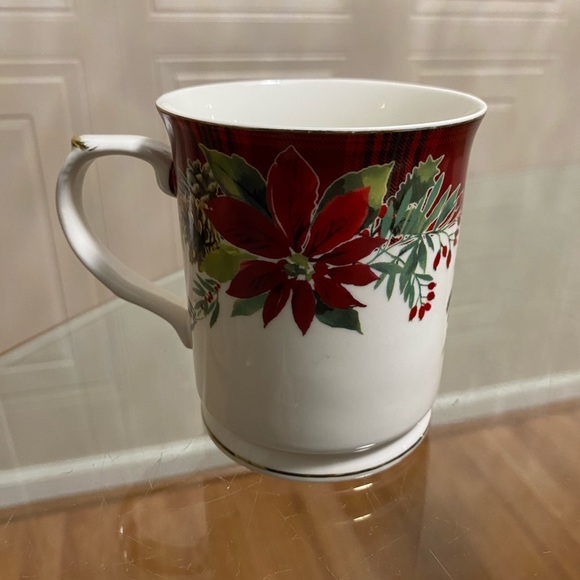 GRACE TEAWARE CHRISTMAS HOLIDAY POINSETTIA COFFEE CUP MUG - - NEW - Picture 3 of 5